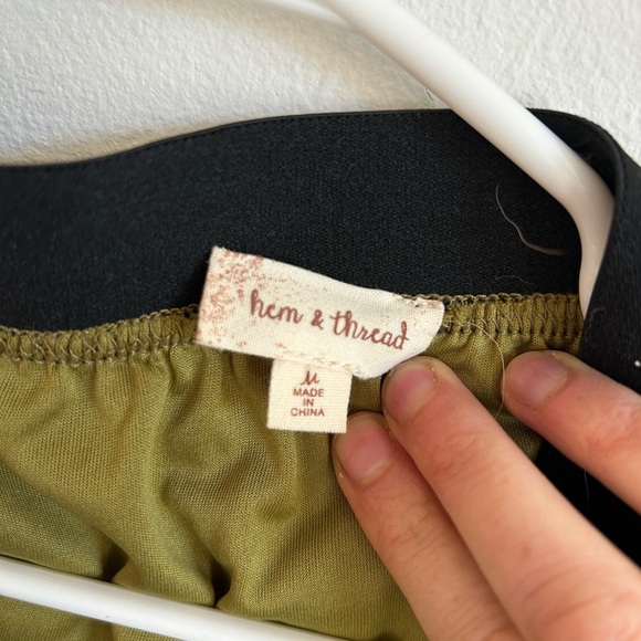 *Excellent Pre-Loved* Hem & Thread Olive Skirt with Black Dots - Picture 2 of 4